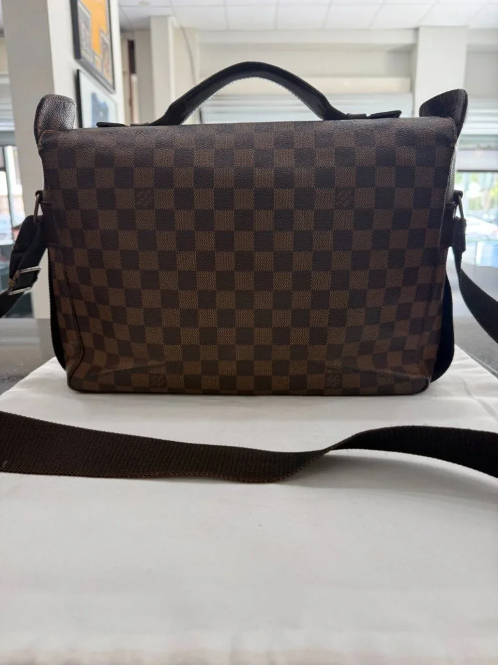 Share Louis Vuitton Damier Ebene Broadway Messenger Bag